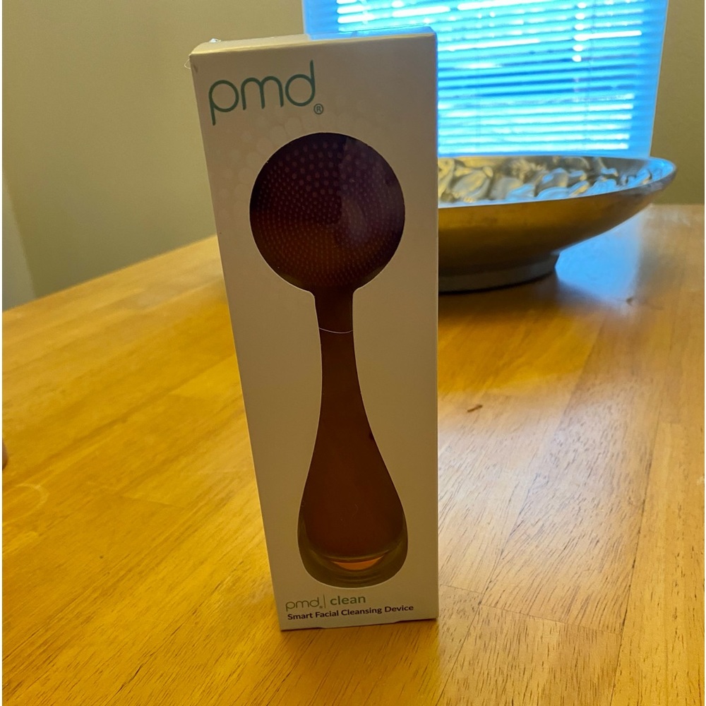 New/In Original Box/Burgundy PMD Clean Smart Facial Cleansing Device